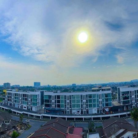 Gala Armadale/Disneyland Theme/City&Pool View迪斯尼樂園主題城市泳池風景民宿 Κουτσίνγκ Εξωτερικό φωτογραφία