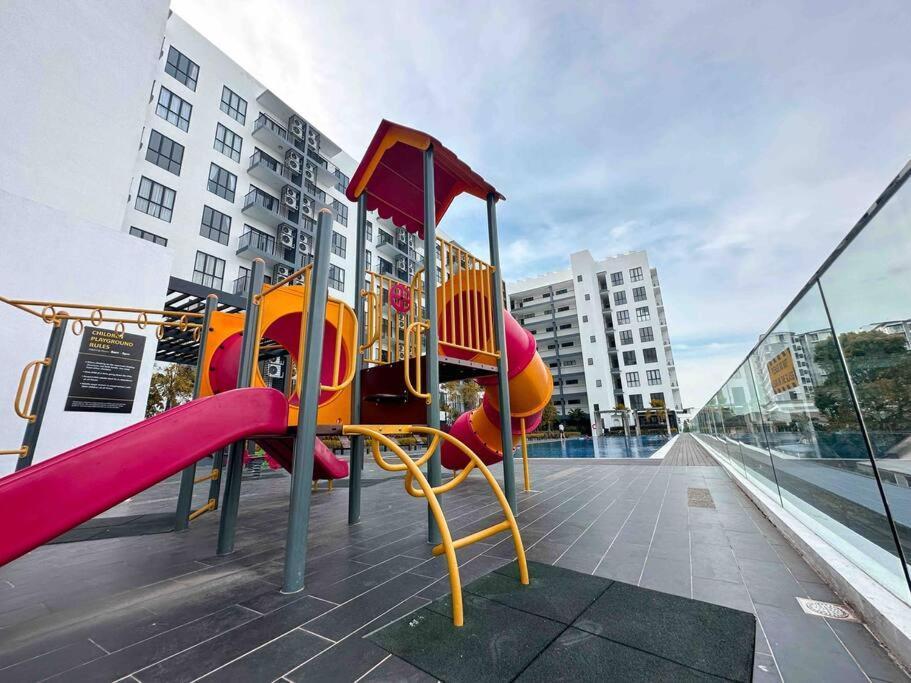 Gala Armadale/Disneyland Theme/City&Pool View迪斯尼樂園主題城市泳池風景民宿 Κουτσίνγκ Εξωτερικό φωτογραφία