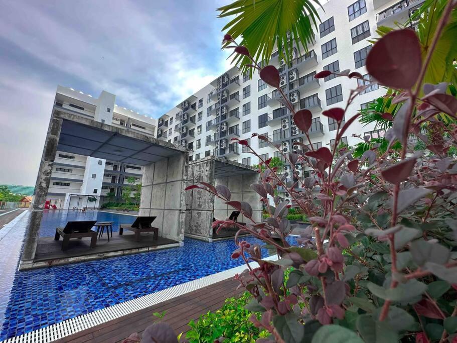 Gala Armadale/Disneyland Theme/City&Pool View迪斯尼樂園主題城市泳池風景民宿 Κουτσίνγκ Εξωτερικό φωτογραφία