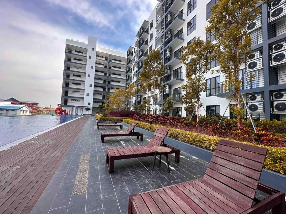 Gala Armadale/Disneyland Theme/City&Pool View迪斯尼樂園主題城市泳池風景民宿 Κουτσίνγκ Εξωτερικό φωτογραφία